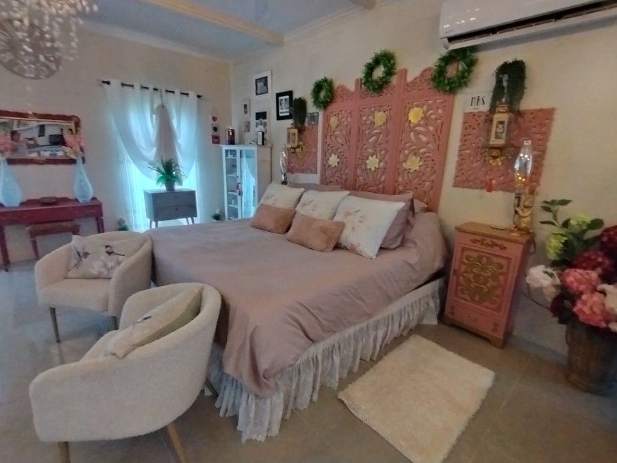 5 Bedroom Property for Sale in Mooinooi North West